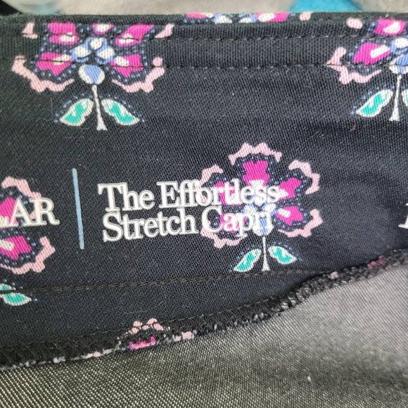 Croft&Barrow Women's Black Pink Floral Effortless Stretch Cropped Pants Capri 12 - Picture 4 of 12